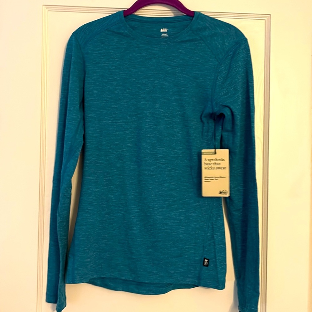 Long sleeve workout shirt